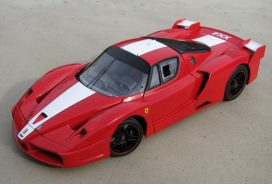 voiture de course italienne rouge