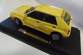 voiture jaune