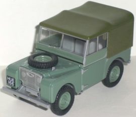 vieille jeep verte