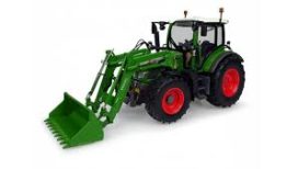 tracteur agricole vert avec chargeur avant