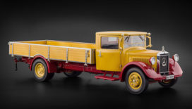 vieux camion plateau orange