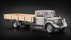 vieux camion gris