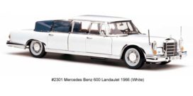 vieille voiture limousine blanche