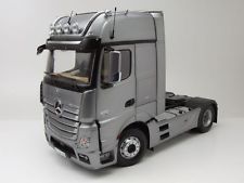 gros camion gris