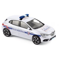 voiture de police blanche