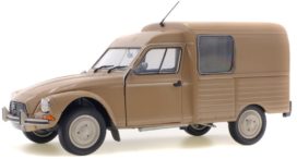 vieille camionette beige