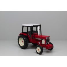 vieux tracteur agricole rouge