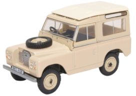 vieille jeep beige