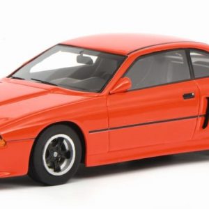 vieille voiture de sport coupe rouge