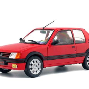 vieille petite voiture de sport rouge