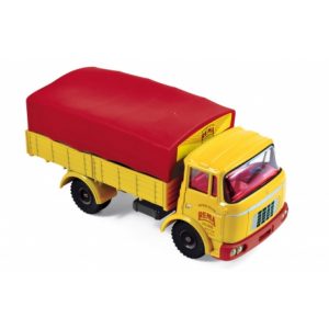 camion bache jaune et rouge