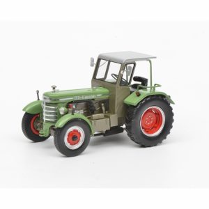 vieux tracteur agricole vert