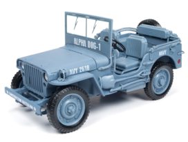 vieille jeep de guerre bleue