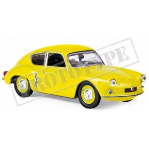 vieille petite voiture jaune