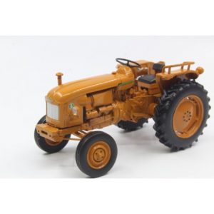 vieux tracteur agricole orange