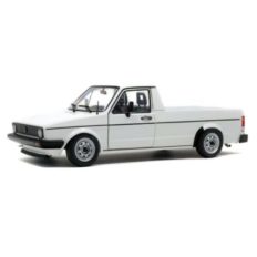 vieille voiture pick up blanche