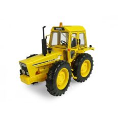 vieux tracteur agricole jaune