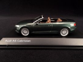 voiture cabriolet verte