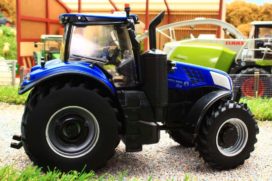 gros tracteur agricole bleu