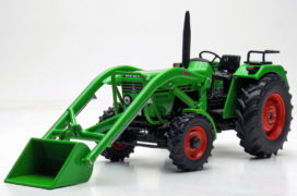 vieux tracteur agricole vert