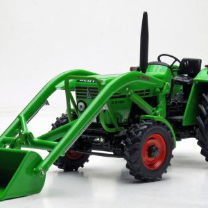 vieux tracteur agricole vert