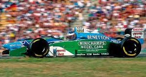 vieille voiture de course formule 1 bleu et verte