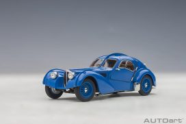 vieille voiture de luxe bleu