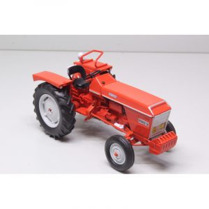 vieux tracteur agricole orange