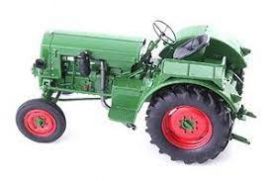 vieux tracteur agricole vert