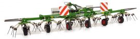 machine agricole verte