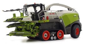 grosse machine agricole verte