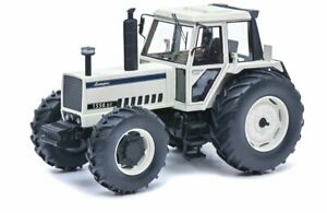 vieux tracteur agricole blanc