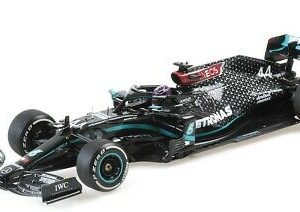 voiture de course formule 1 noire