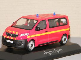 camionnette de pompiers rouge