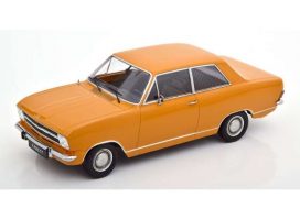 vieille voiture orange coupe