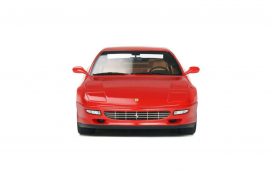 vieille voiture de sport coupe rouge