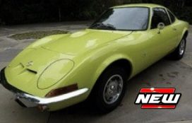 vieille voiture coupe jaune