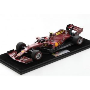 voiture de course formule 1 rouge