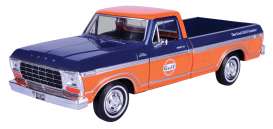 vieux pick up orange et bleu