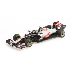 voiture de course formule 1 blanche