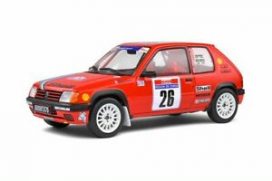 vieille voiture de rallye rouge