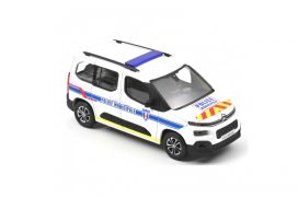 voiture de police blanche