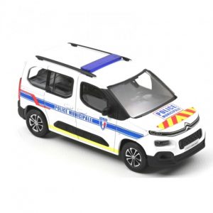 voiture de police blanche