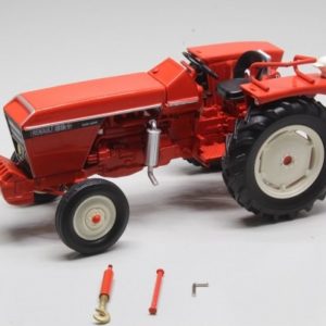 vieux tracteur agricole orange