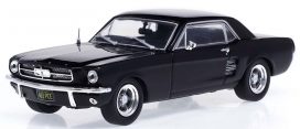 vieille voiture coupe noire