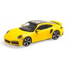 voiture de sport coupe jaune