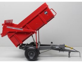 vieille petite benne agricole rouge