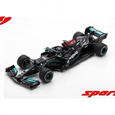 voiture de course formule 1 noire