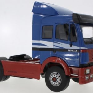 vieux tracteur de camion rouge et bleu allemand