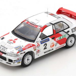 voiture de rallye blanche et rouge